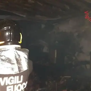 Notte da incubo a Catanzaro: le fiamme avvolgono una palazzina