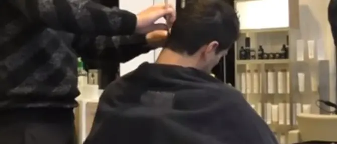 La nuova vita di Sekou, da minore straniero non accompagnato a parrucchiere (VIDEO)