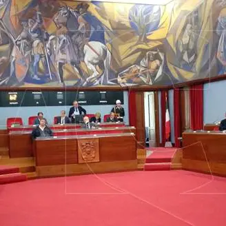 Cede il controsoffitto, il consiglio comunale di Catanzaro si sposta alla Provincia