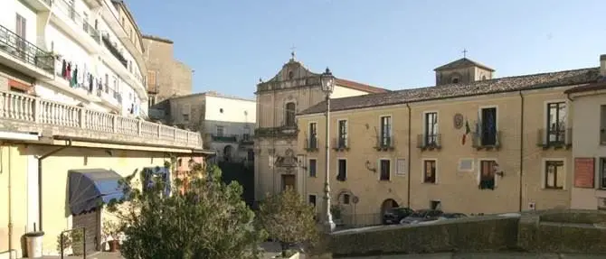 Montalto Uffugo, il comune cerca un addetto stampa per 15 euro al giorno