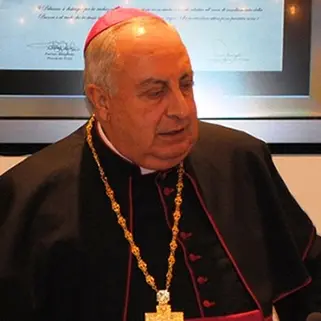 Incinta di un prete e “costretta” ad abortire, monsignor Nunnari: «Aggressioni pesanti come proiettili»