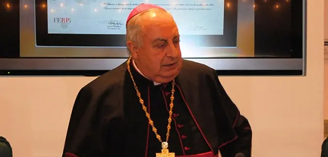 Incinta di un prete e “costretta” ad abortire, monsignor Nunnari: «Aggressioni pesanti come proiettili»