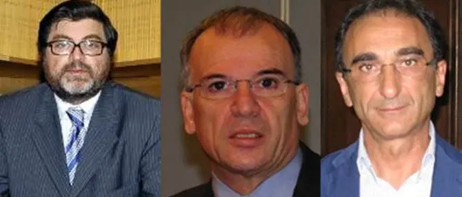 Guerra a colpi di querele tra D’Ippolito (M5s) e Tallini(FI). Ma anche Abramo ricorre ai legali