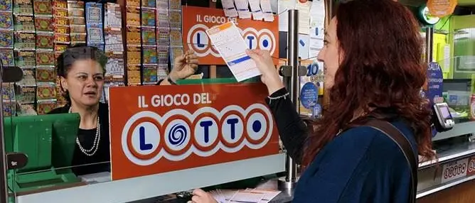 Gioca tre euro e ne vince 124mila, la fortuna bacia Nocera