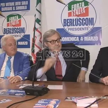 Sgarbi a Cosenza con siparietto trash (VIDEO)