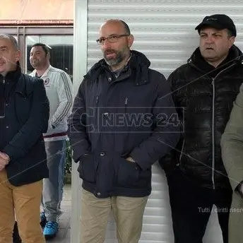 Lamezia, tassisti sul piede di guerra: «Vengono da fuori a rubarci il lavoro»