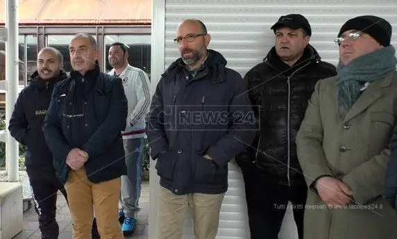 Lamezia, tassisti sul piede di guerra: «Vengono da fuori a rubarci il lavoro»