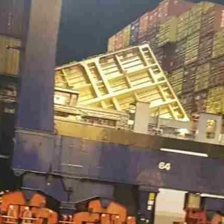 Cade container su una nave nel porto di Gioia Tauro, sfiorata la tragedia