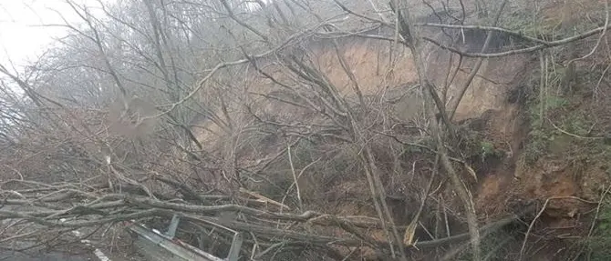 Frana a San Fili, statale 107 riaperta con senso unico alternato