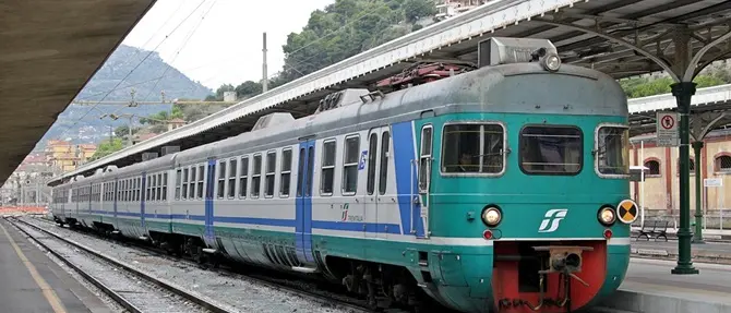 30 ore per raggiungere Torino da Reggio Calabria, l’odissea dei viaggiatori dell’Intercity