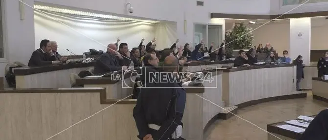 Crotone, il Consiglio approva il Previsionale 2018-2020 e le linee Psc