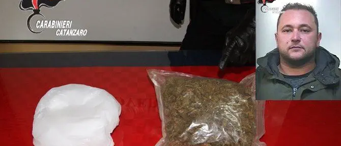 Soverato, con la droga nel vano motore: arrestato 28enne
