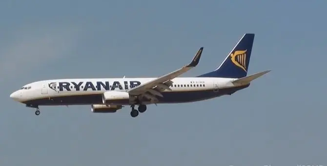 Ryanair a Crotone, diverse le reazioni dei comitati cittadini