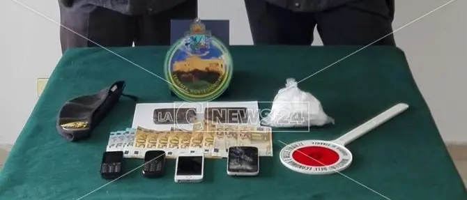 Montegiordano, hashish nel paraurti dell'auto: arrestati