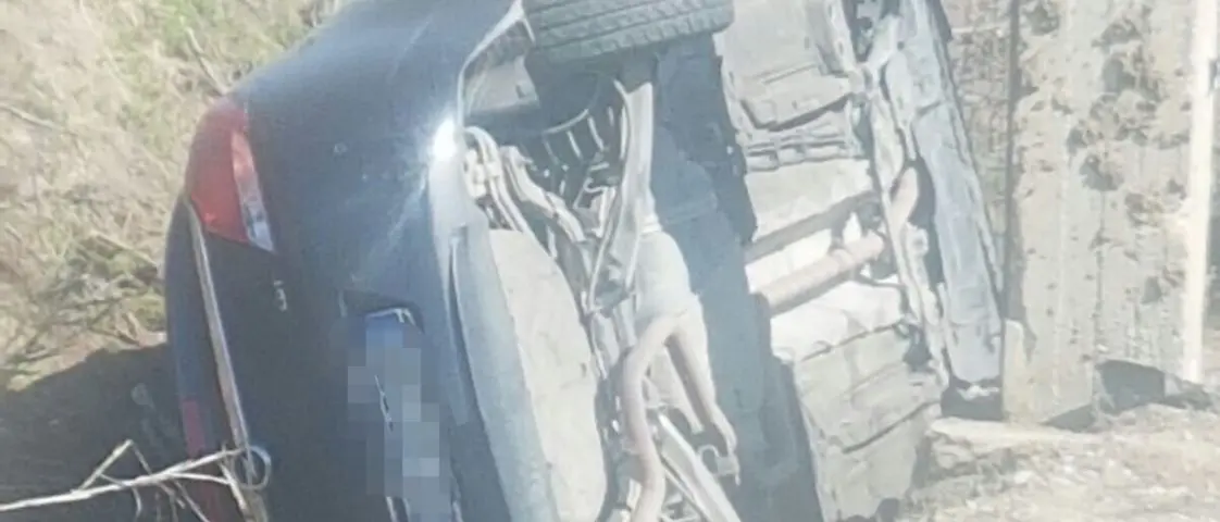 Botricello, perde il controllo dell'auto che si ribalta: ferito