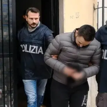 Latitante da un anno, catturato a Rosarno Antonino Pesce. Agli agenti: «Mi arrendo» (VIDEO)