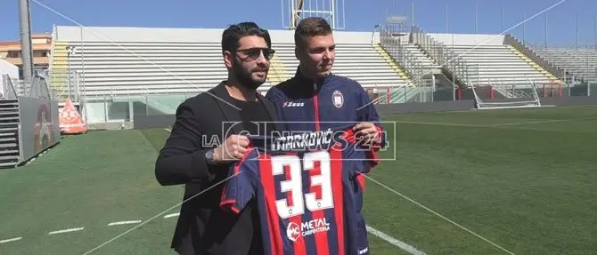 Calcio, il Crotone presenta Luka Markovic: «È la migliore scelta per me»