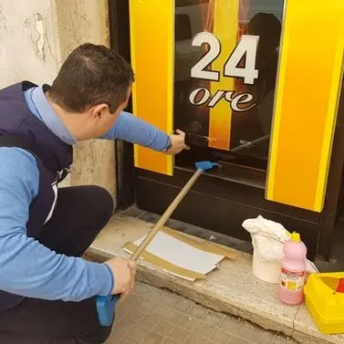 Cosenza, siringa abbandonata nel distributore di sigarette (VIDEO)