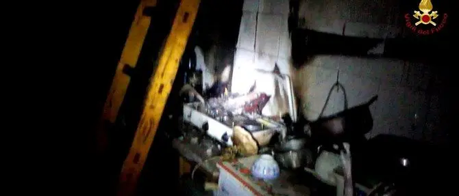 Settingiano, scoppia un incendio in un'abitazione: intossicata un'anziana