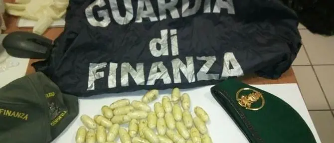 In viaggio con 55 ovuli di eroina, un arresto a Trebisacce