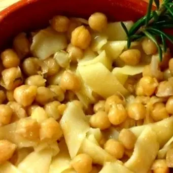 A San Giuseppe “pasta e ciciari”: ecco come nasce la secolare tradizione calabrese
