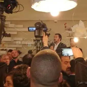 Salvini a Lamezia: «Voglio riempiere la Calabria di turisti paganti e non di turisti pagati 35 euro al giorno» (VIDEO)