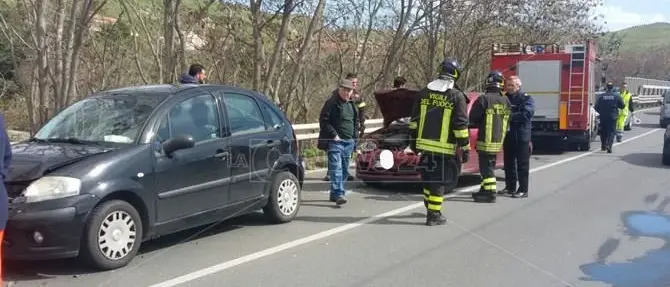 Tamponamento a catena a Catanzaro, cinque feriti