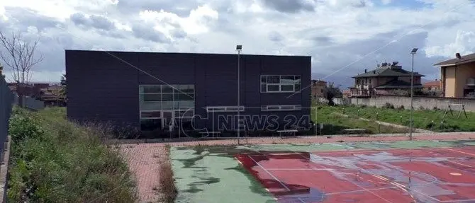 Lamezia, ex Palazzo della Cultura mai aperto: c'è chi vuole gestirlo gratis (VIDEO)