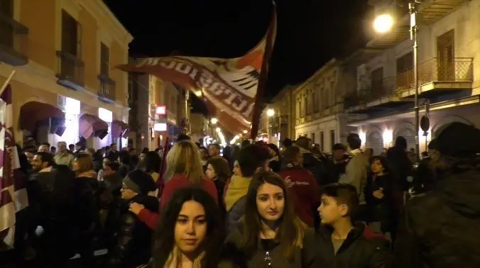 Locri, ritorno trionfale da Amantea: la città festeggia la serie D (VIDEO)