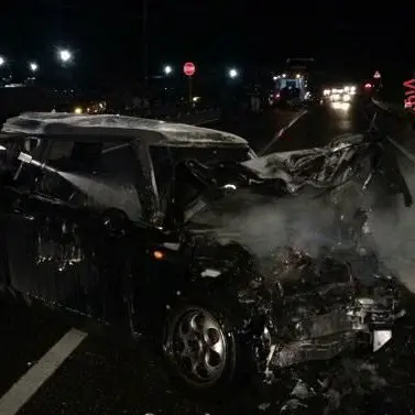 Lamezia, auto si incendia dopo incidente: grave anziano