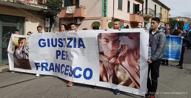 Giornata della memoria: a Vibo sfila la Calabria per ricordare le vittime innocenti di mafia (FOTO-VIDEO)