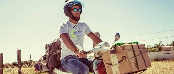 Il calabrese errante che ha attraversato l'Italia in Vespa (VIDEO)