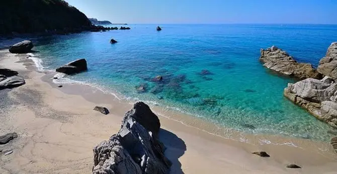 La spiagge di Parghelia e Caminia tra le più belle d’Italia