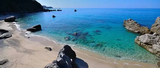 La spiagge di Parghelia e Caminia tra le più belle d’Italia