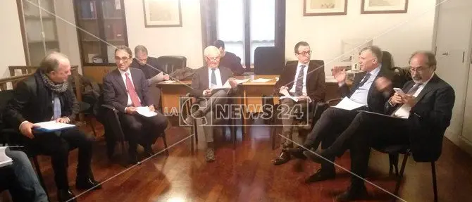 Forti polemiche e intesa raggiunta a fatica fra le due aziende ospedaliere di Catanzaro