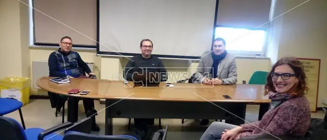 Catanzaro, sanitari inquadrati come addetti alle pulizie: la ditta declina ogni responsabilità (VIDEO)