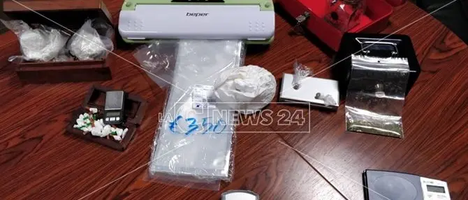 Rende, market della droga a conduzione familiare