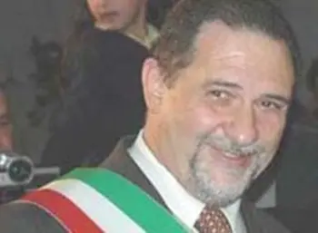 Abuso d’ufficio, il prefetto sospende il sindaco di Molochio