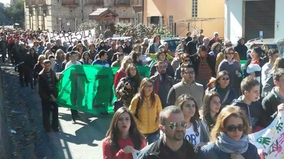 Corteo a Celico contro la discarica , ANSA