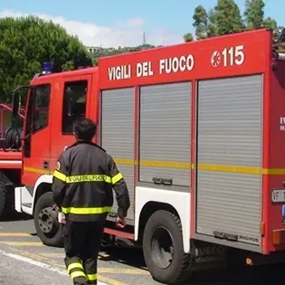 Vibo: incendiata l'auto di una insegnante