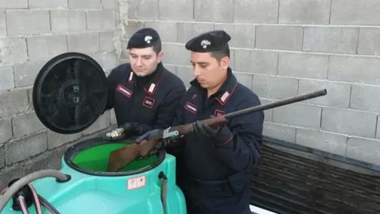 Un fucile trovato in una cisterna dell\\'acqua , ANSA