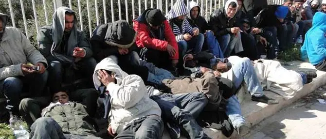 Estorsione in centro migranti, 3 arresti nel lametino