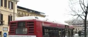 Uomo senza vita sul bus Quattromiglia - Cosenza