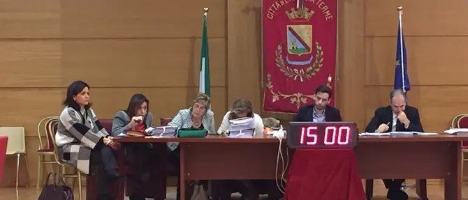 Lamezia, passa il piano di riequilibrio. Ma il dissesto resta un'ipotesi