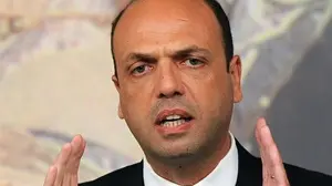 Il ministro della Giustizia, Angelino Alfano, in una immagine del 09 giugno 2011 nella sala stampa di palazzo Chigi a Roma. ANSA/MAURIZIO BRAMBATTI , ANSA