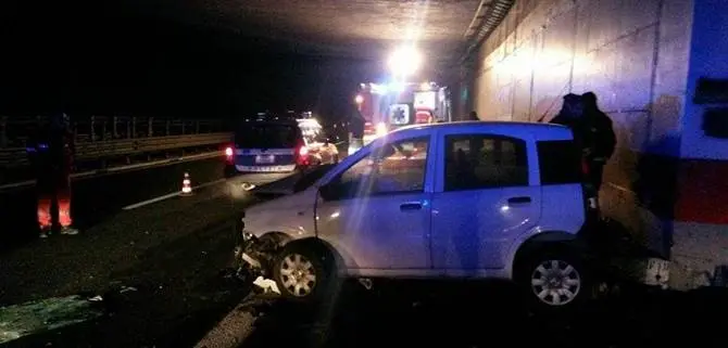 Incidente mortale sull'A3, perde la vita un 19enne