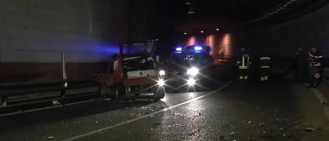 Catanzaro: grave incidente stradale, un morto e tre feriti