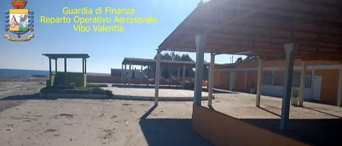 Sequestrato camping abusivo e mai accatastato: occupava terreno demaniale