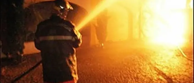 Incendiata scuola nel reggino, Oliverio: ‘Atto vile che offende la società calabrese’