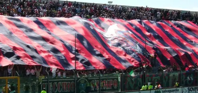 Crotone ancora in vetta grazie a Budimir HIGHLIGHTS